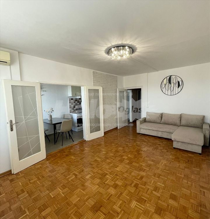 Продаја трособан стан Нови Београд | Блок 8а — 4