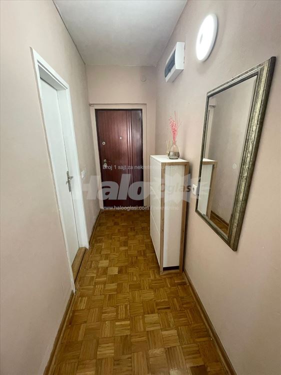 Продаја трособан стан Нови Београд | Блок 8а — 7