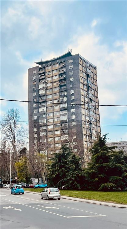Продаја трособан стан Нови Београд | Блок 8а — 12