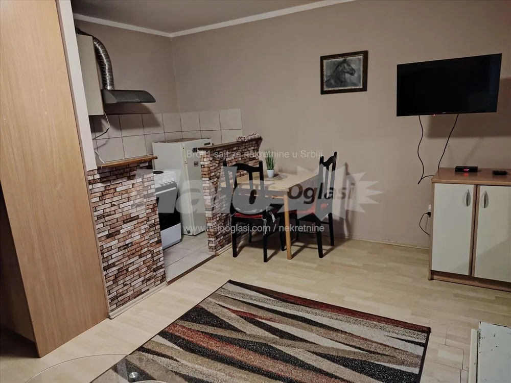 0,5 garsonjera 25m2,vlasnik — 3
