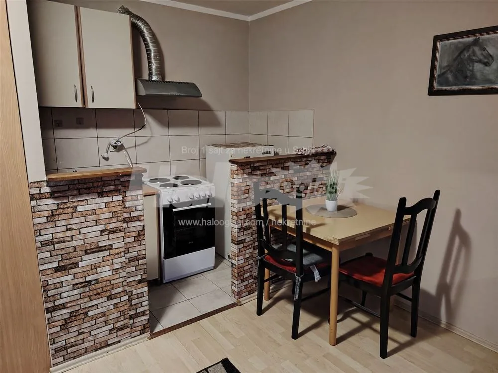 0,5 garsonjera 25m2,vlasnik — 4