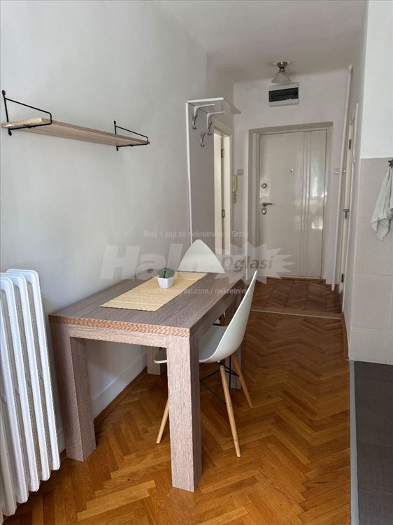 1.0 stan za izdavanje Novi Beograd Paviljoni — 14