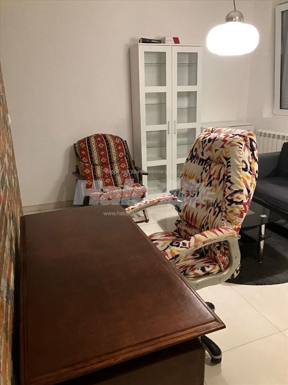1.5 komforan stan u mirnom kraju centra grada — 2