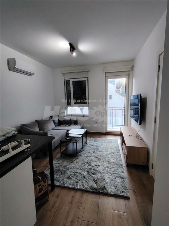 1,5-soban, Cvetkova pijaca / Denkova bašta — 5