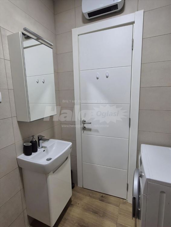 1,5-soban, Cvetkova pijaca / Denkova bašta — 12