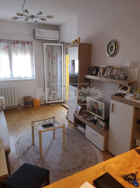 1.5 stan Novi Beograd — 12
