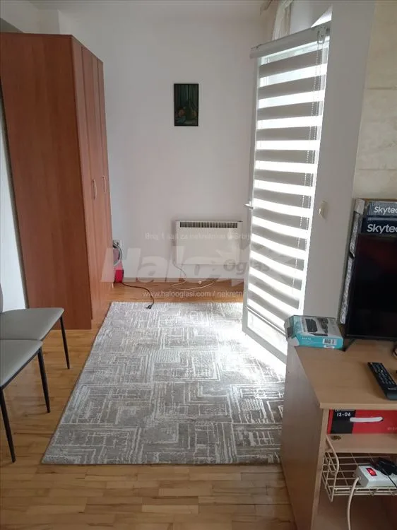 1 garsonjera — 3