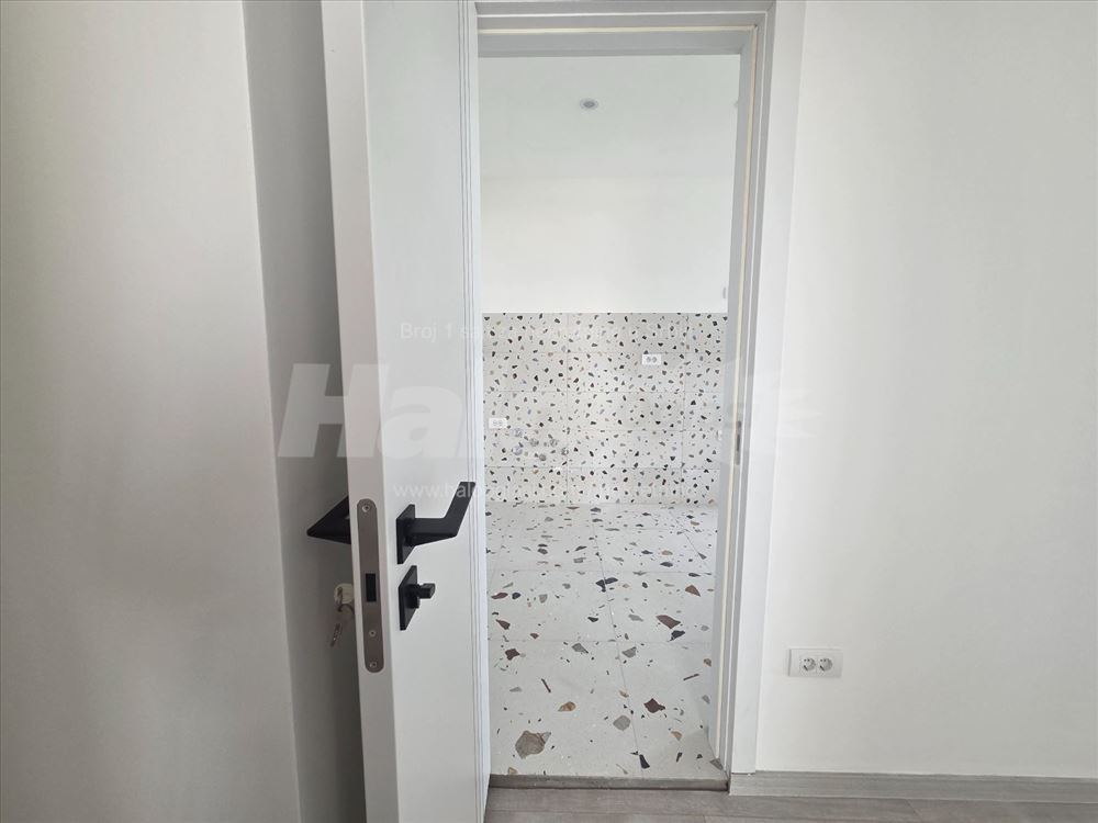 100% renovated 3bed riverside, half/fully furn. — 7