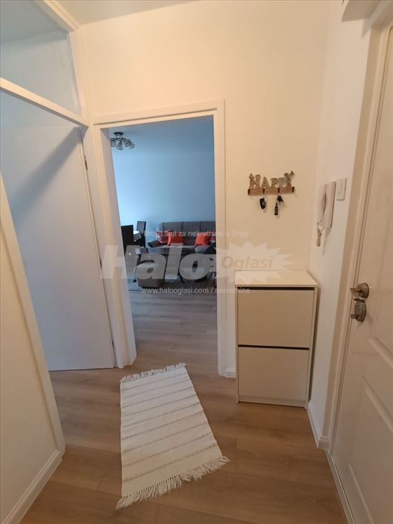 1.5 47m2 Kompletno namešten stan Bežanijska Kosa — 2