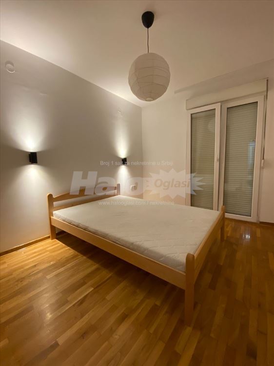 1.5 , Banovo brdo, Požeška, namešten — 13