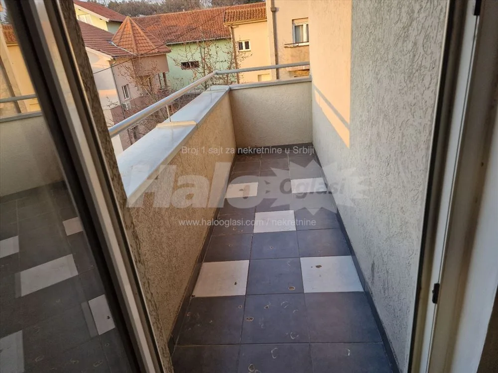 1.5 Namesten Petlovo Brdo sa troskovima — 10