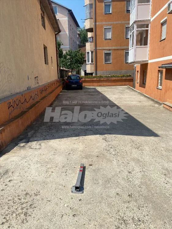 1.5 Petlovo brdo sa parking mestom — 4