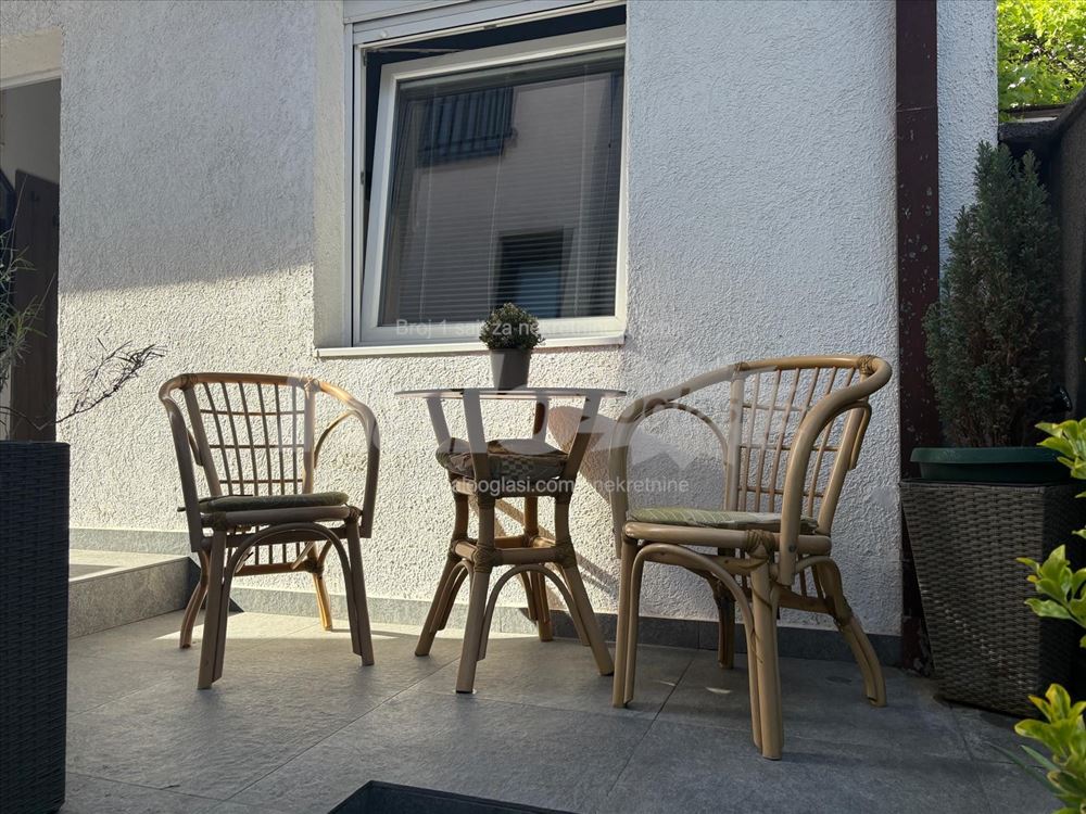 1.5 soban stan u Sumicama,UKLJUCEN infostan — 10