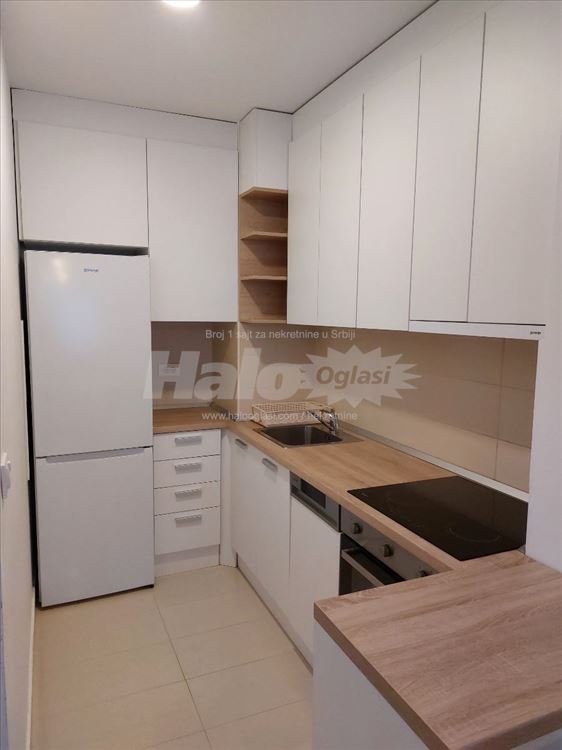 1.5 stan u bloku 72, novogradnja, CG po utrosku — 2