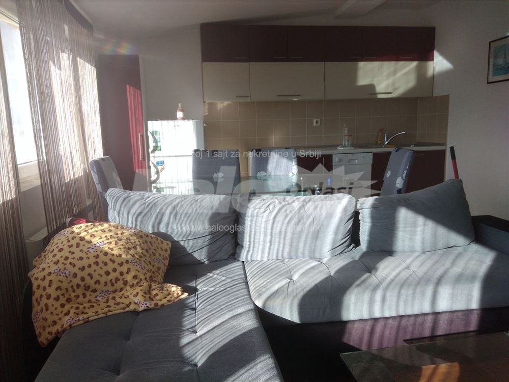 2.0 duplex 47 kvm, osuncan, Vojvode Vlahovica — 2