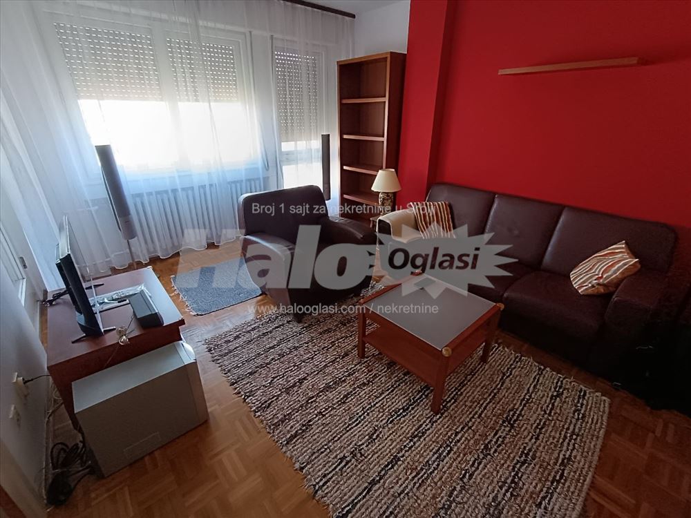 2.0 kompletno namešten stan u bloku 70 — 3