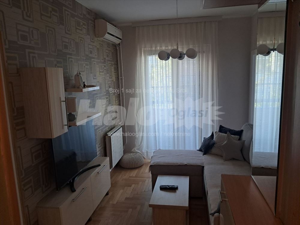 2.5 stan kod gradske bolnice — 3