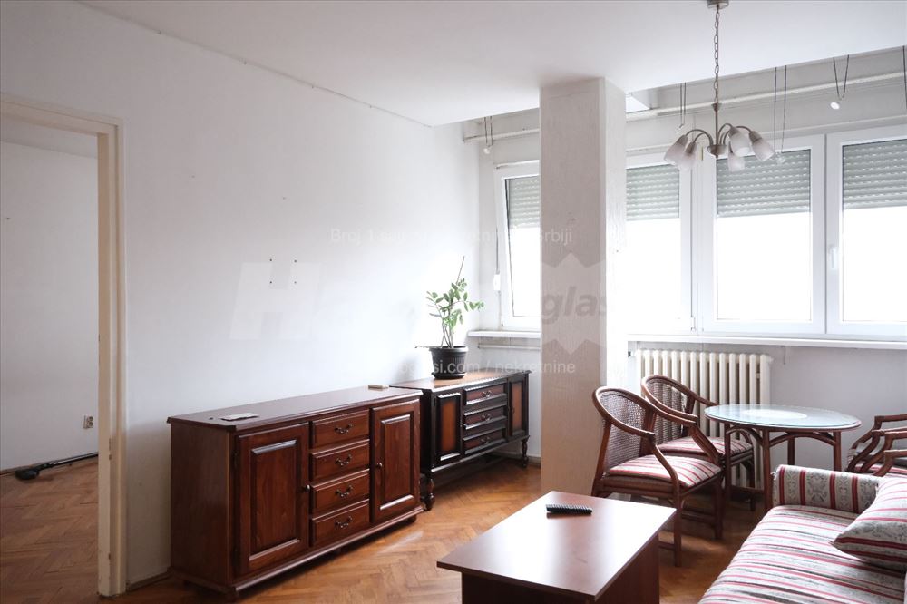 2.0 42m2 4. Sprat Blok 1 Fontana Južno Orjentisan — 2