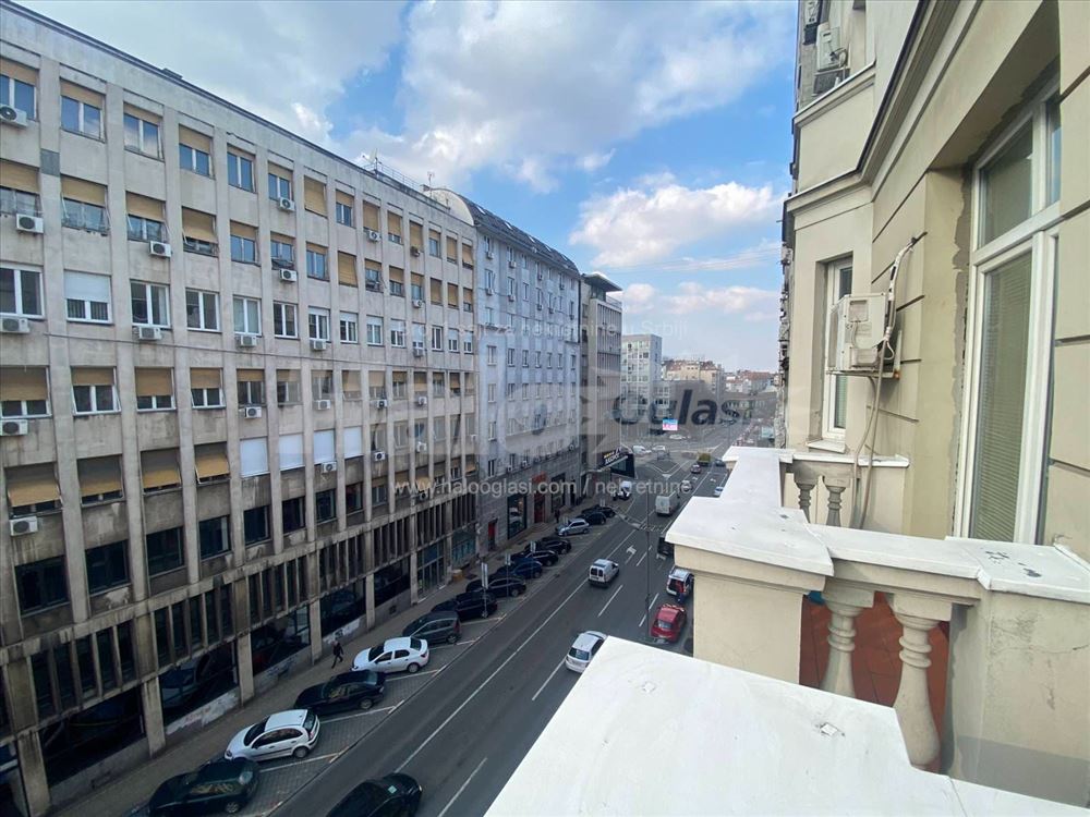 2.0 Centar Izuzetan Luks Renoviran Useljiv odmah — 13