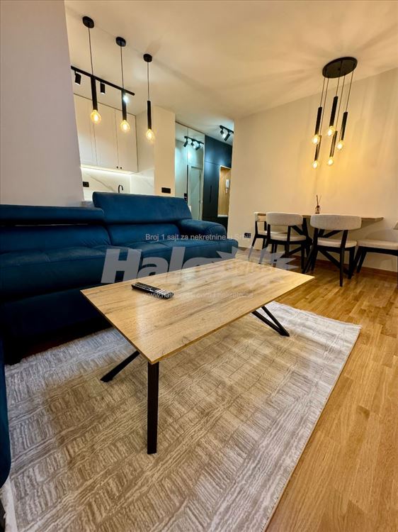 21 blok, Lux, Novi Beograd, Hyatt — 2