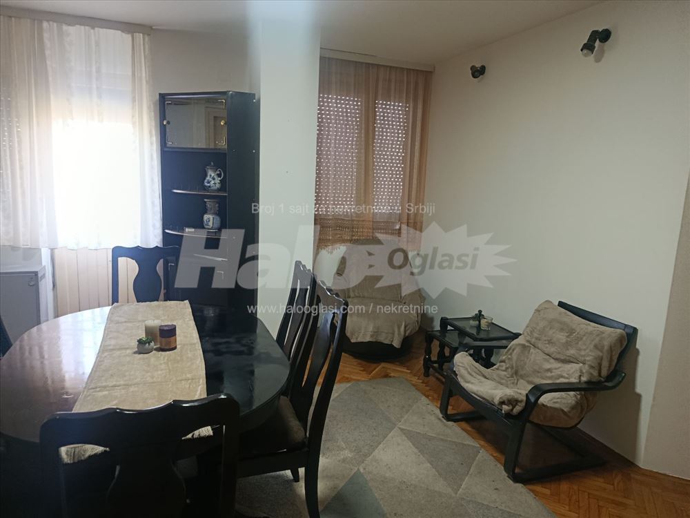 2.5 širi centar, Bulevar despota Stefana, 550 EUR — 3