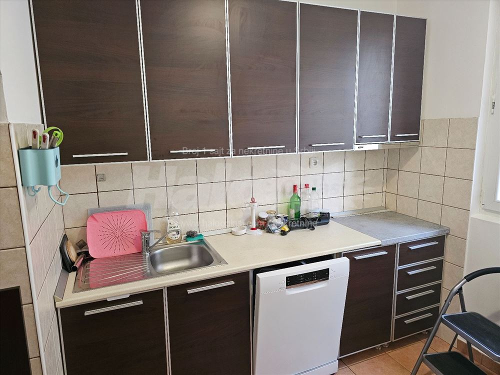 2.5 Lion,sjajna lokacija,infostan u ceni - vlasnik — 2