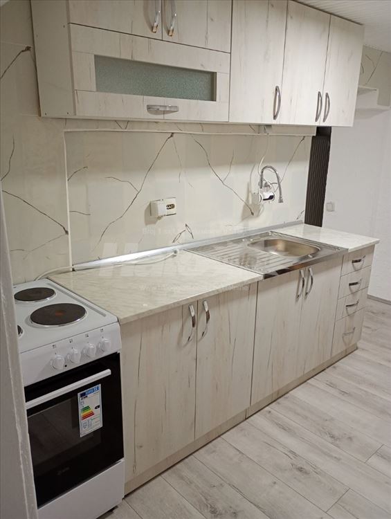 2.5 soban stan Cvetkova pijaca — 2