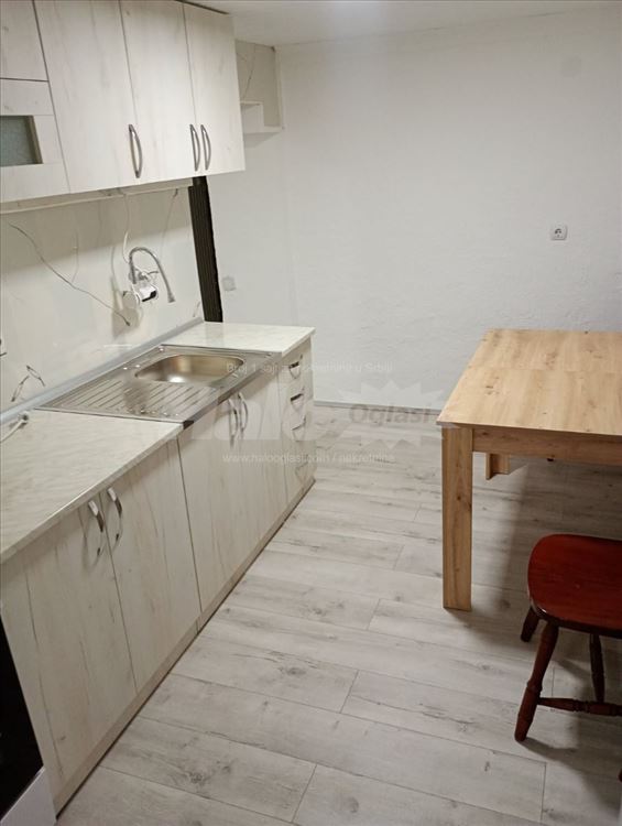 2.5 soban stan Cvetkova pijaca — 4