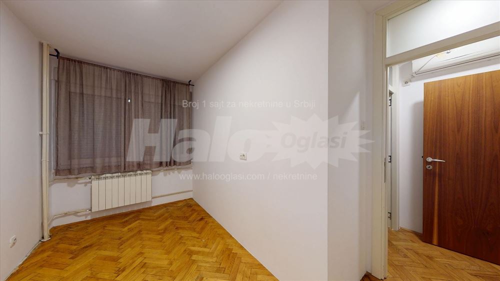 2.5 stan blok 33 — 6