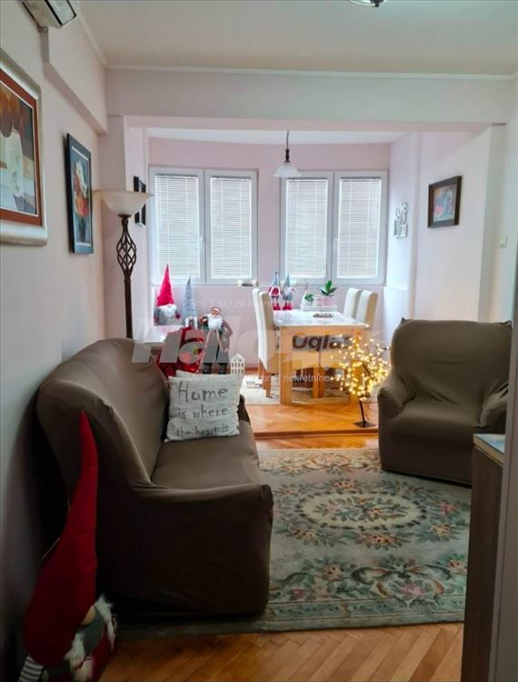 2,5 stan na Karaburmi — 2
