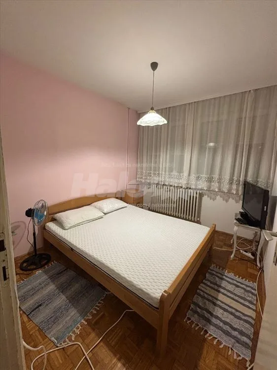 2.5 stan na odlicnoj lokaciji — 4