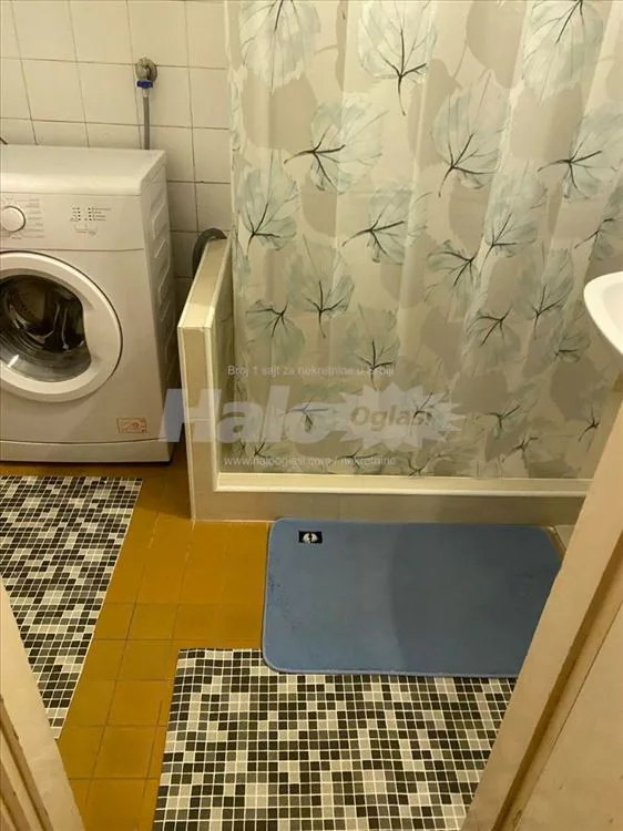 2.5 stan na odlicnoj lokaciji — 7
