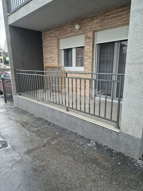 2.5 stan od 55m2 na Ledinama (Surčin) — 2
