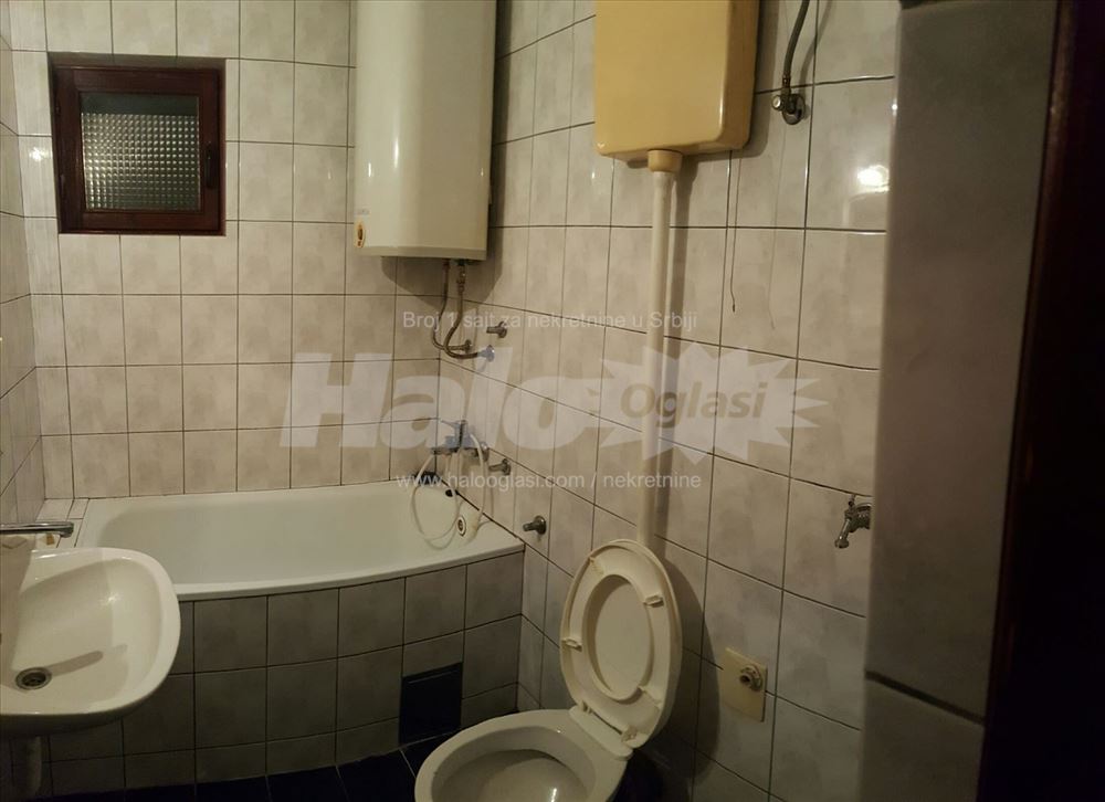 2.5 stan, prazan, kod  toplane — 4