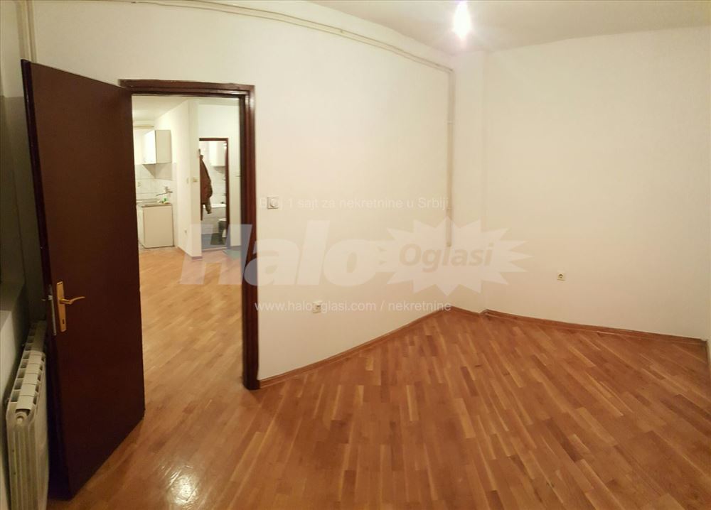 2.5 stan, prazan, kod  toplane — 5