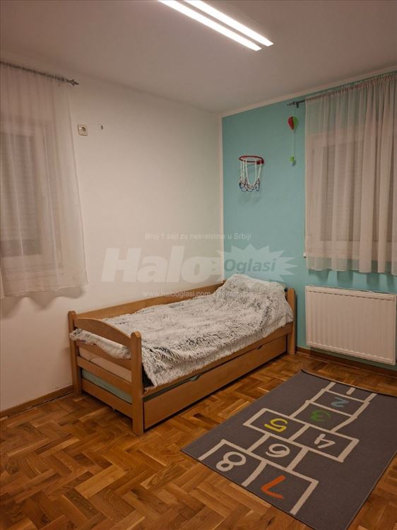 2.5 Stan Vojvode Vlahovica, parking mesto — 3