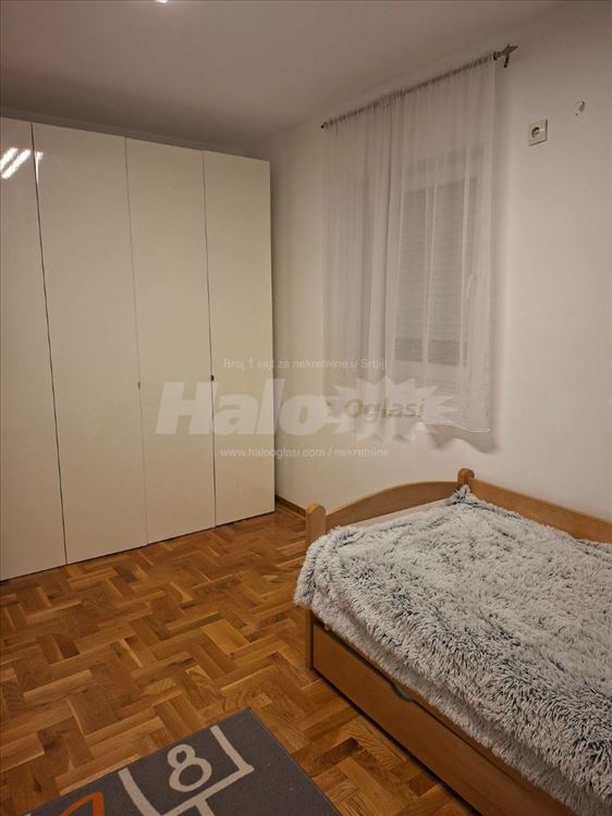 2.5 Stan Vojvode Vlahovica, parking mesto — 4