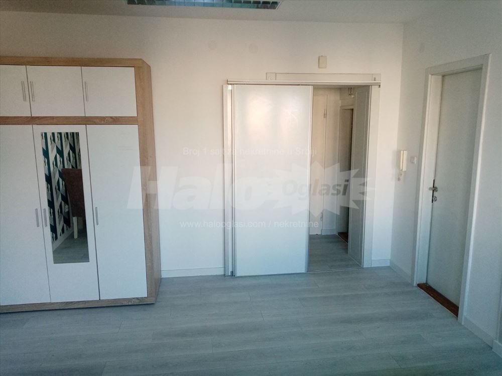35 m2 na Slaviji — 4