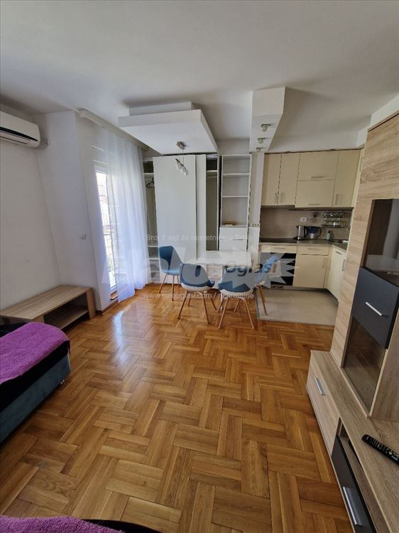 37kv - Zvezdara, Cvetkova pijaca, Beograd — 3
