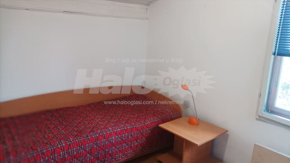 3soban u kuci, dvoriste, parking, miran kraj — 6