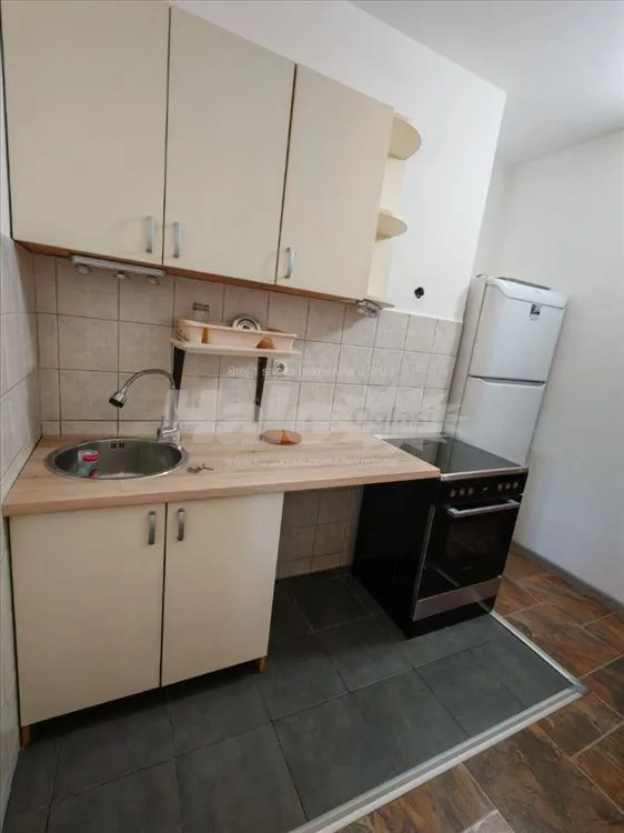 4,0 namešten Petlovo brdo sa troškovia grejanja — 2
