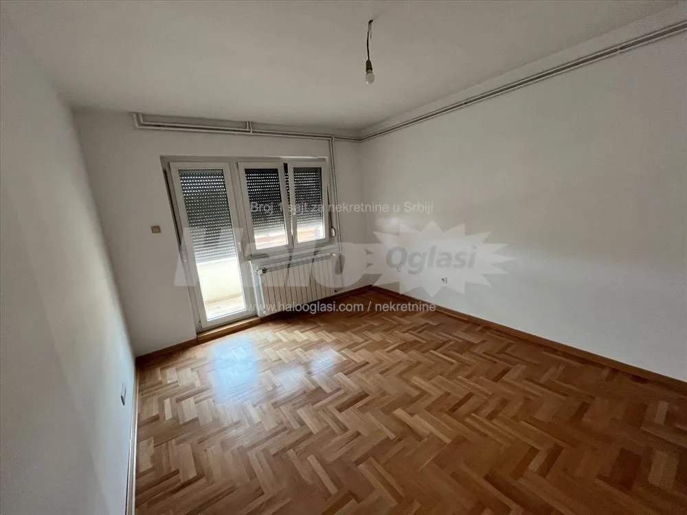 4.0 stan 80m², parking, dvorište, Miljakovac 3 — 11
