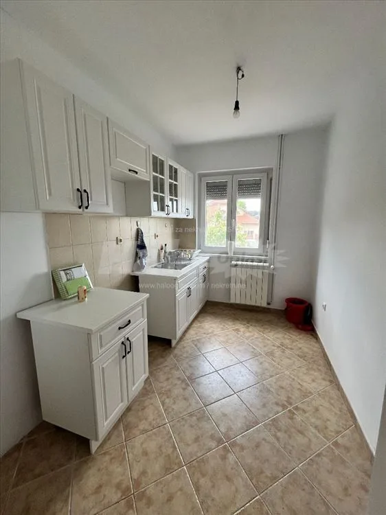 4.0 stan 85m², parking, dvorište, Miljakovac 3 — 8