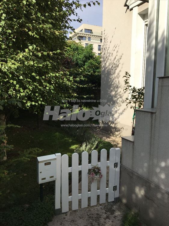 50m od Hrama, 1,5s 40m2 + 100m2 bašta — 2