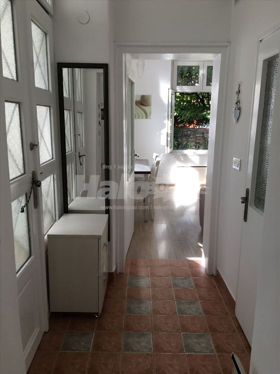50m od Hrama, 1,5s 40m2 + 100m2 bašta — 5