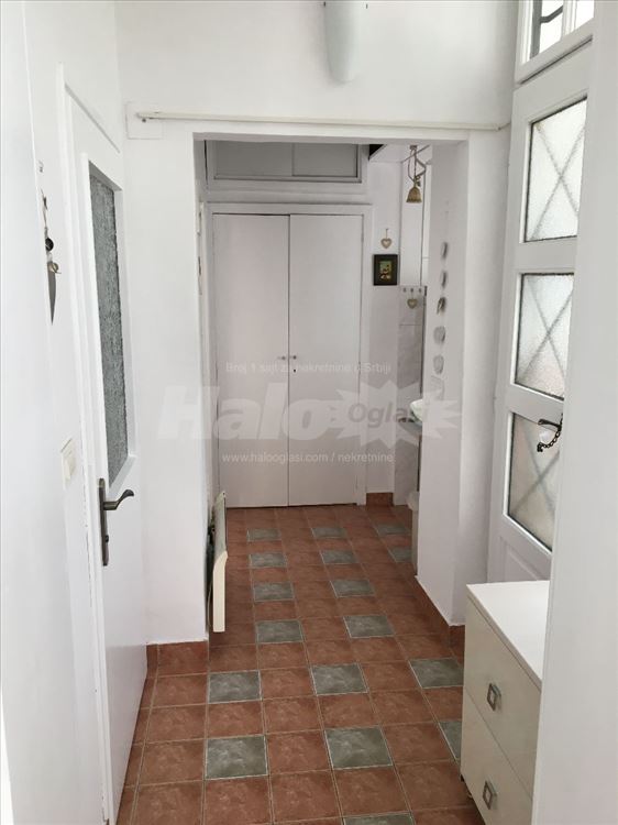 50m od Hrama, 1,5s 40m2 + 100m2 bašta — 10