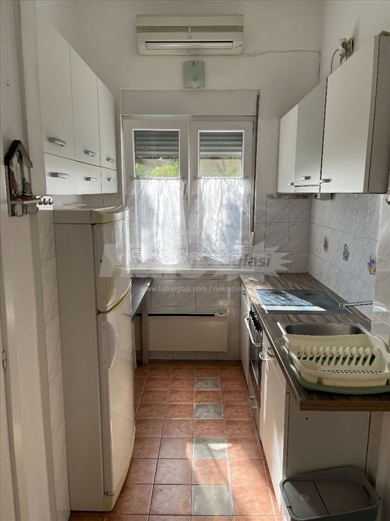 50m od Hrama, 1,5s 40m2 + 100m2 bašta — 12