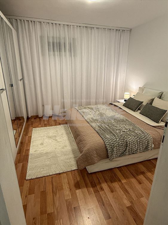 55 m2, Kuca sa dve sobe kuhinjom, hodnikom — 4