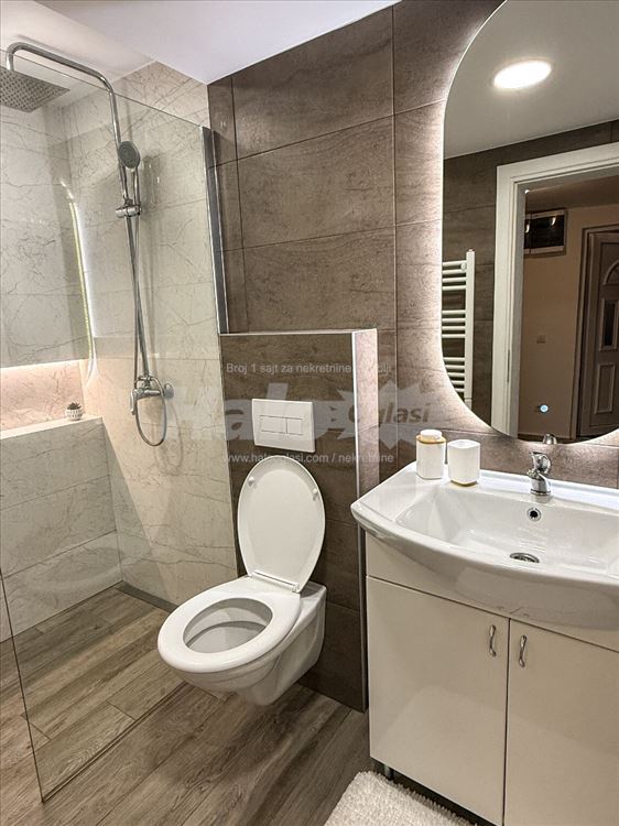 55 m2, Kuca sa dve sobe kuhinjom, hodnikom — 9