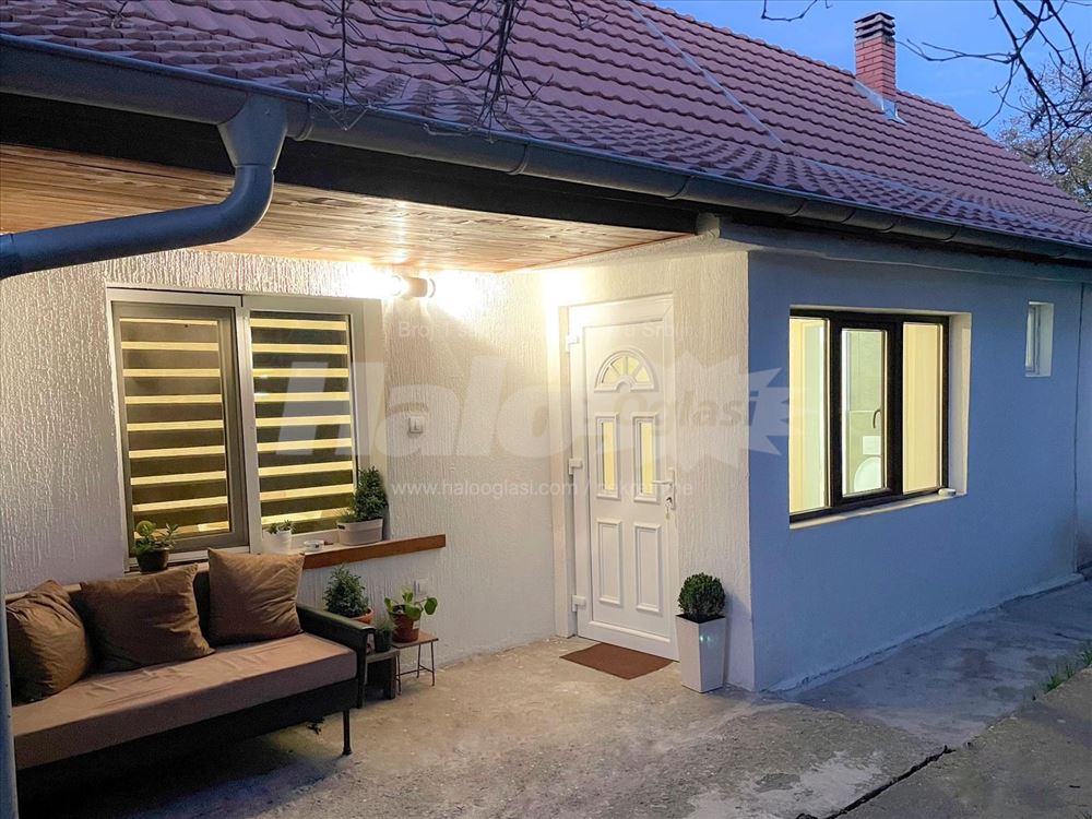 55 m2, Kuca sa dve sobe kuhinjom, hodnikom — 11